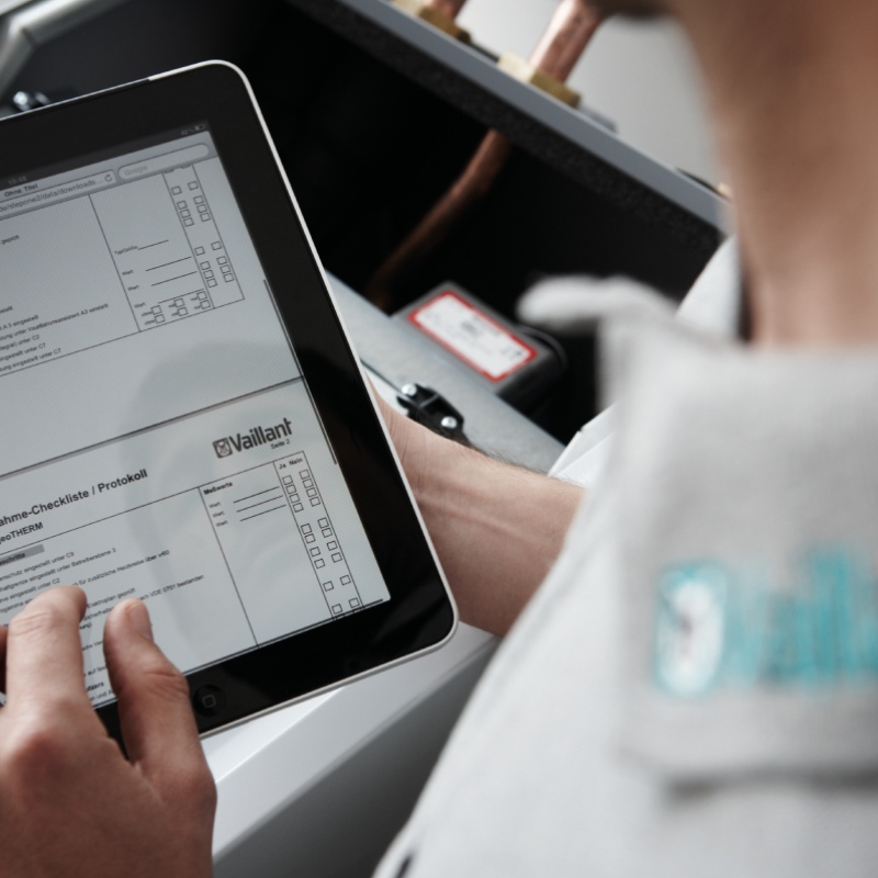 Druck im Heizkessel kontrollieren