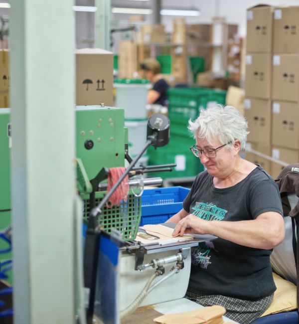 Dieses Bild zeigt landwirtschaftliche Maschinen und verdeutlicht das Thema Strompreisentwicklung 2026