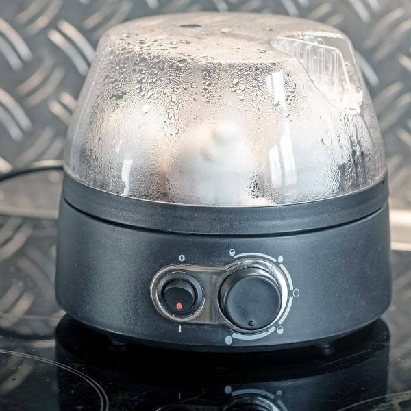 Beschlagener Eierkocher