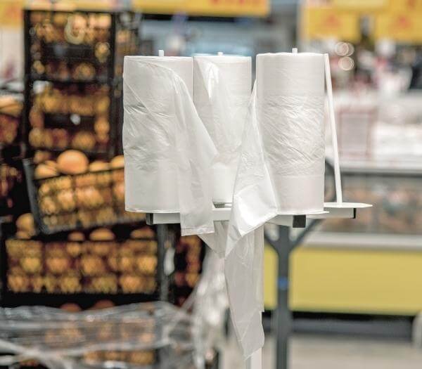 Plastiktüten im Supermarkt