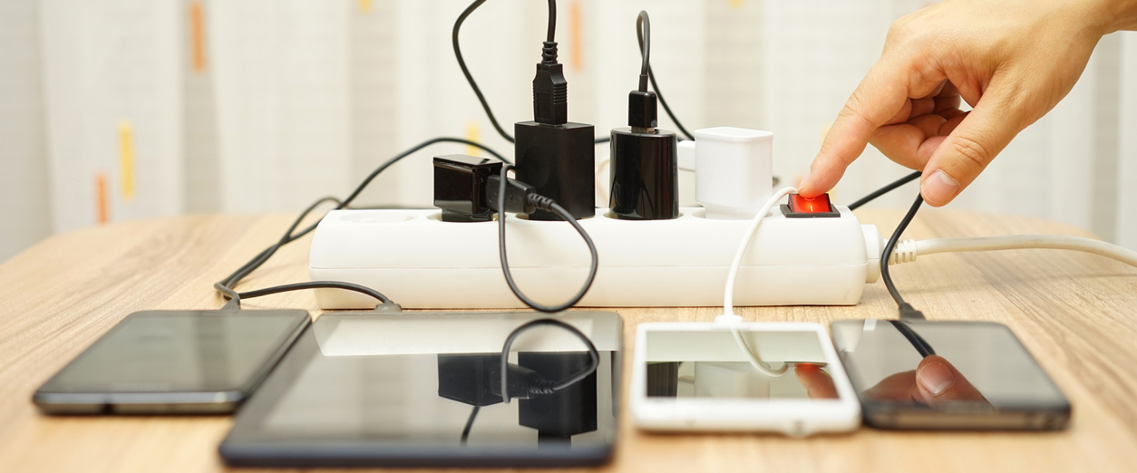 Steckdosenleiste ausschalten spart Strom.