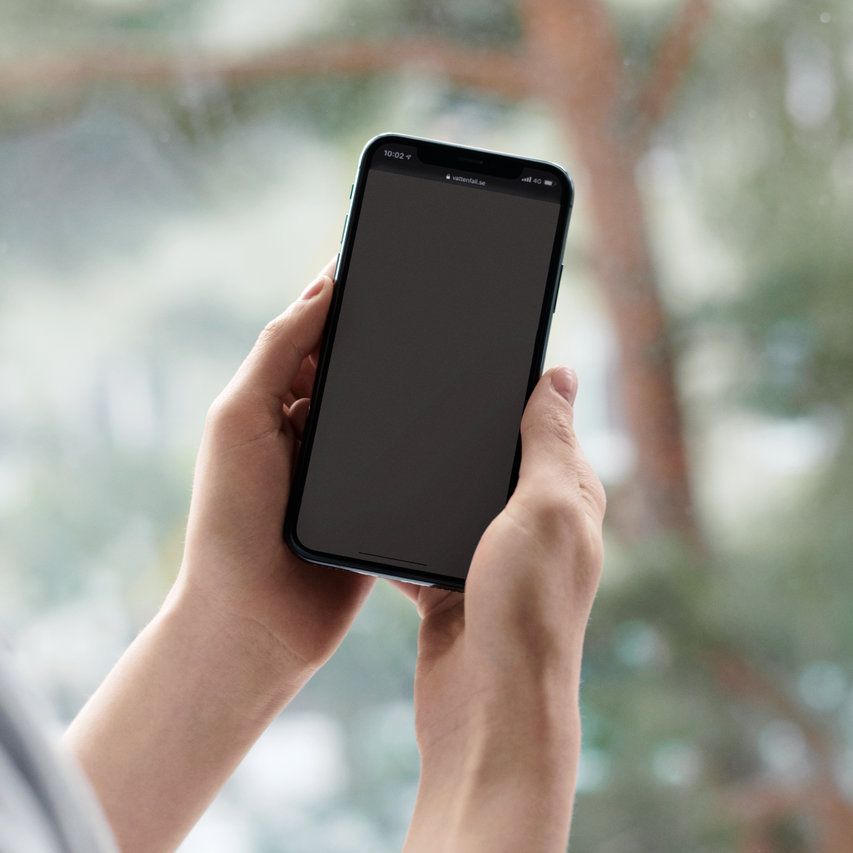 Handy in den Händen