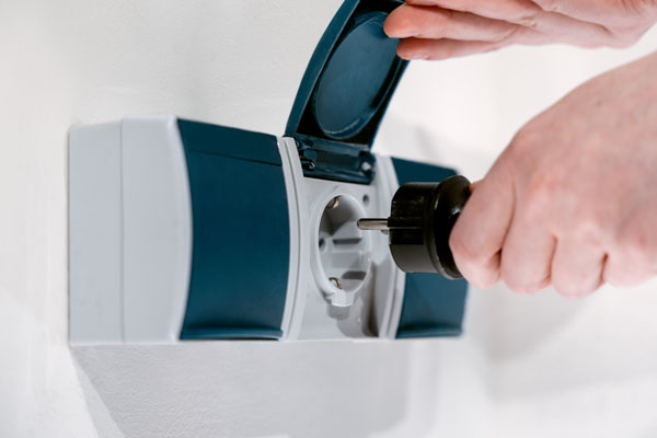 Steckdose vor Staub und Wasser geschützt