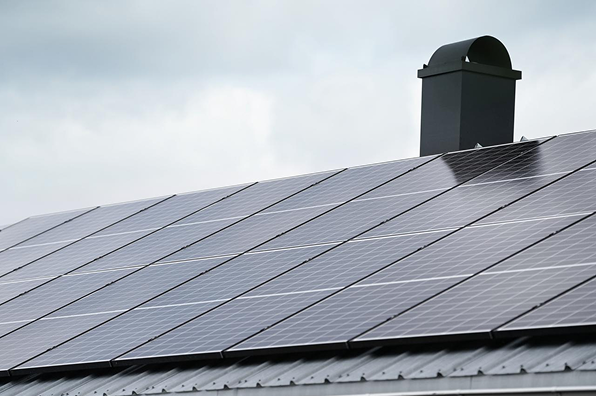 PV Anlage auf Blechziegeln