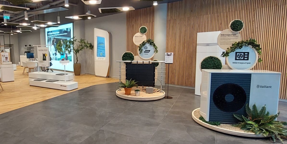 Mitarbeiter und Kunden im Vattenfall store